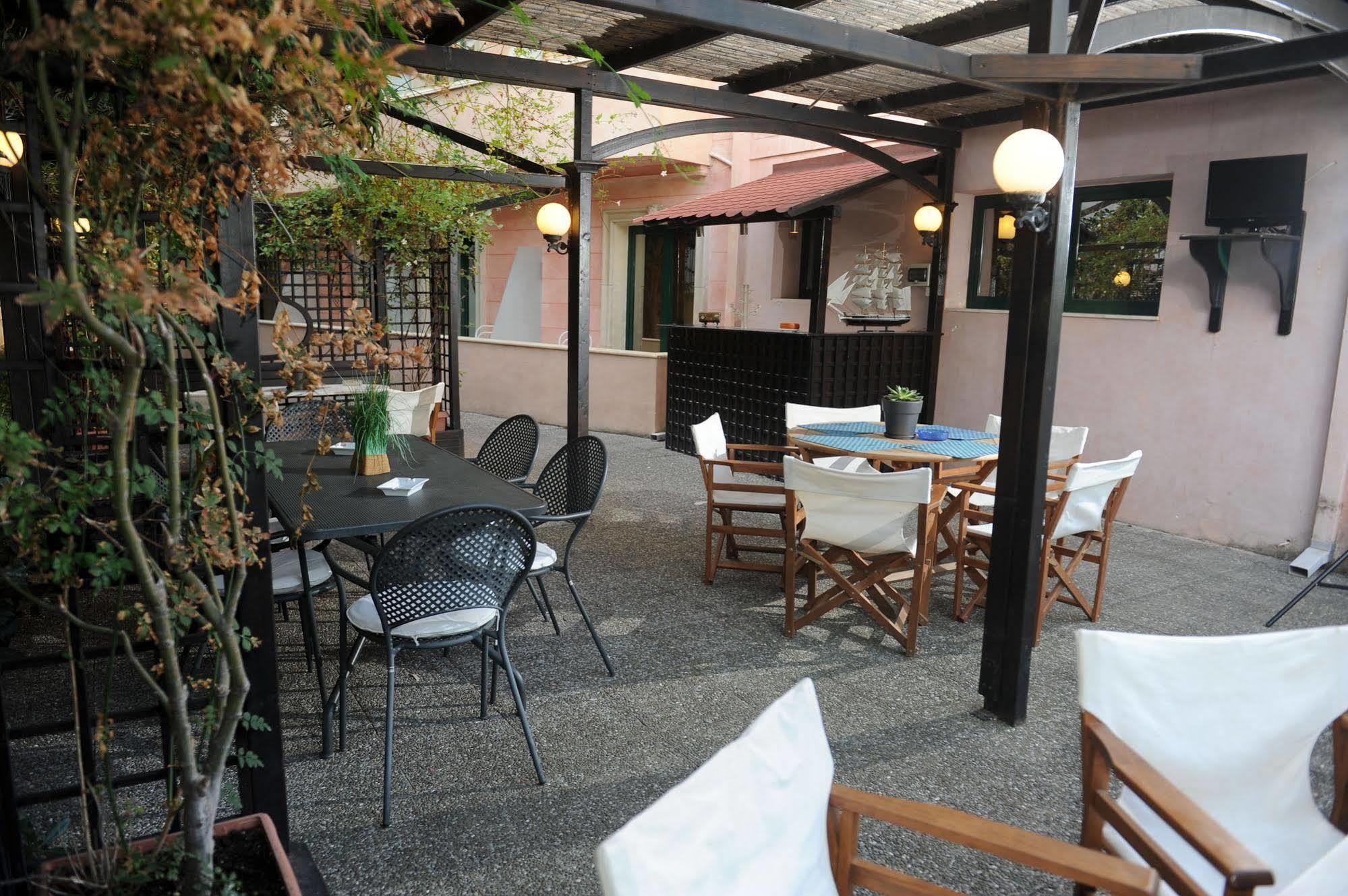 Villa Orion Hotel Athens Ngoại thất bức ảnh
